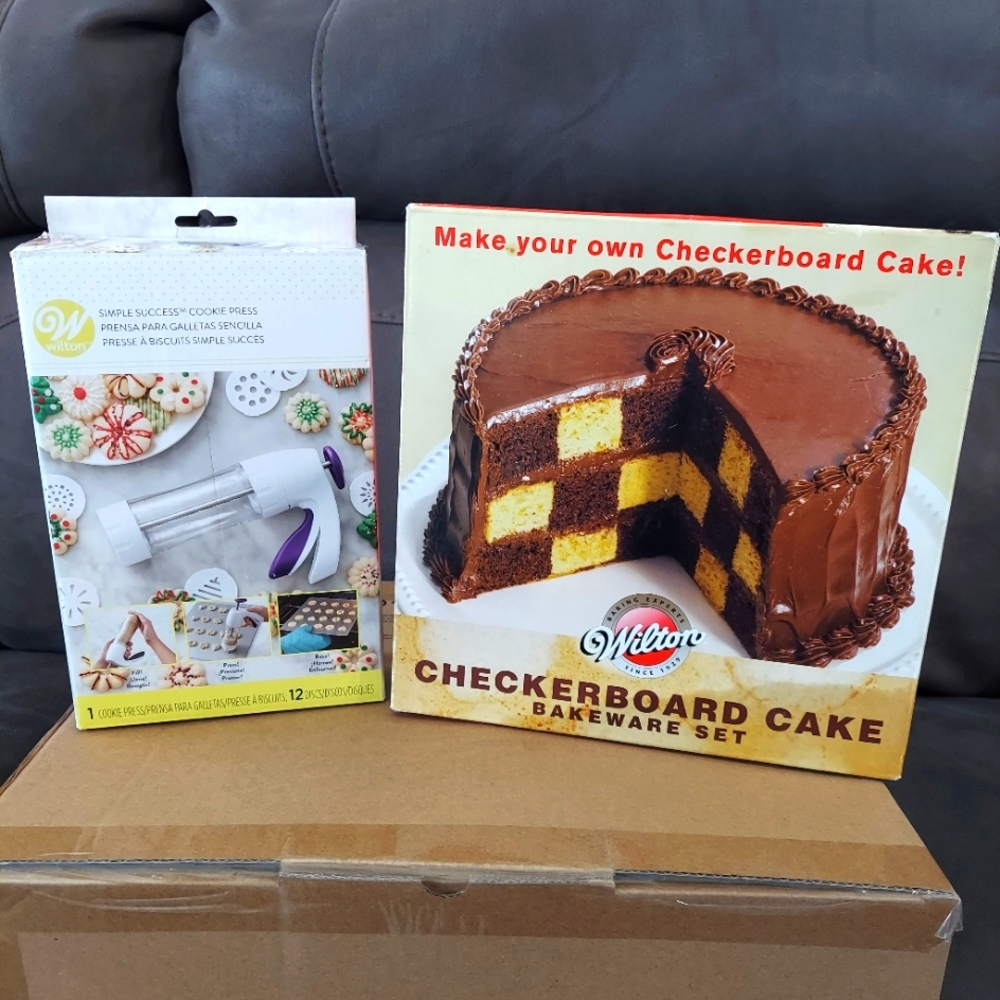 Wilton cookie press Wilton Checkerboard Cake bakeware set